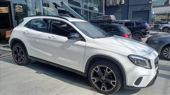 MERCEDES-BENZ GLA 200 1.6 CGI FLEX STYLE 7G-DCT